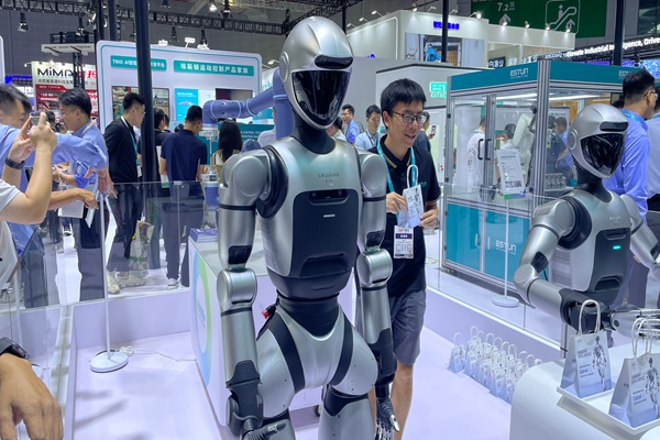 禾赛李一帆:机器人高质量硬件才有高质量数据,软硬不会解耦