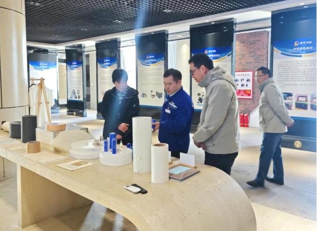 中科院青海盐湖研究所专家团队到访中轻特材