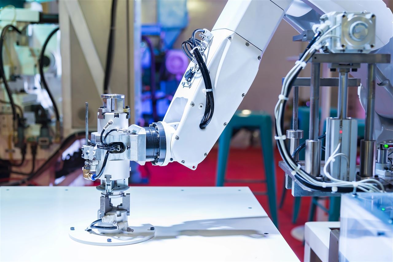 进厂打工！优必选工业人形机器人WalkerS2开启量产交付