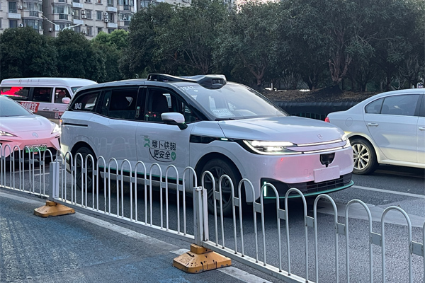 無人駕駛出租車公司Waymo獲160億美元注資 估值達1260億美元